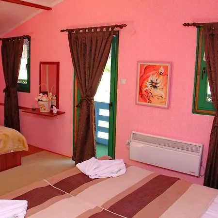 Eco Village Raj U Raju Holiday park 3*