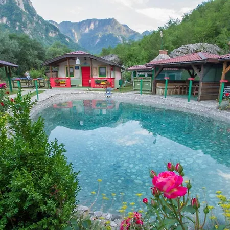 Eco Village Raj U Raju منتزه العطل