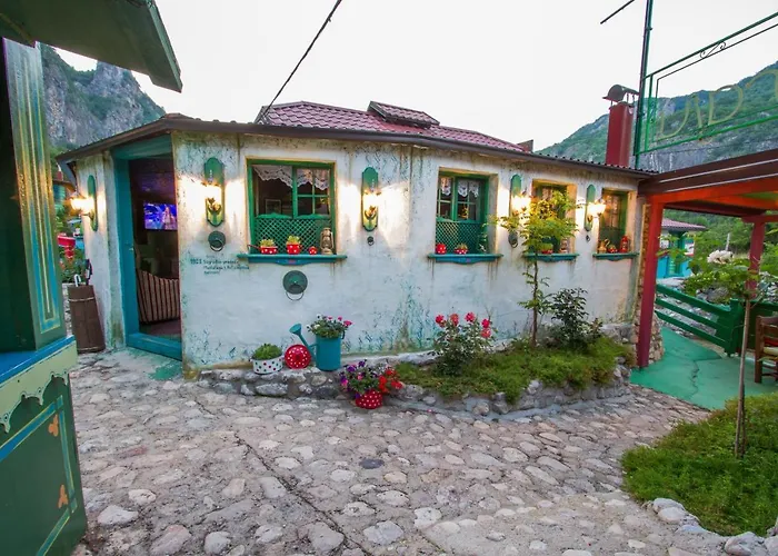 Eco Village Raj U Raju 3*